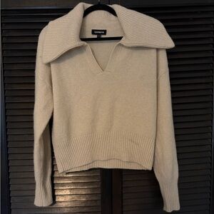 Express Cream Wide-Collar V-Neck Sweater